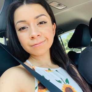 Meet your Posher, Abigael